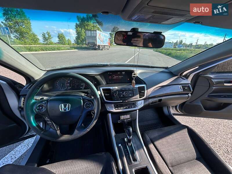 Седан Honda Accord 2015 в Ромнах фото 10 Седан Honda Accord 2015 в Ромнах