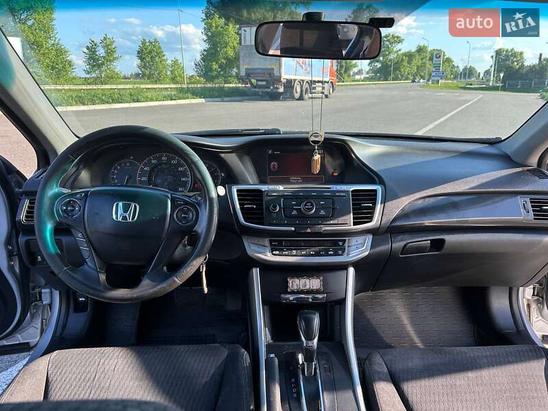 Седан Honda Accord 2015 в Ромнах фото 15 Седан Honda Accord 2015 в Ромнах