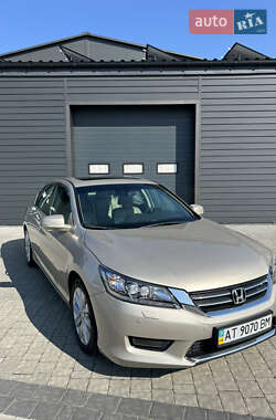Седан Honda Accord 2013 в Ивано-Франковске
