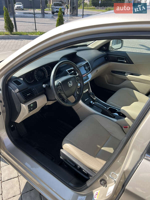 Седан Honda Accord 2013 в Івано-Франківську