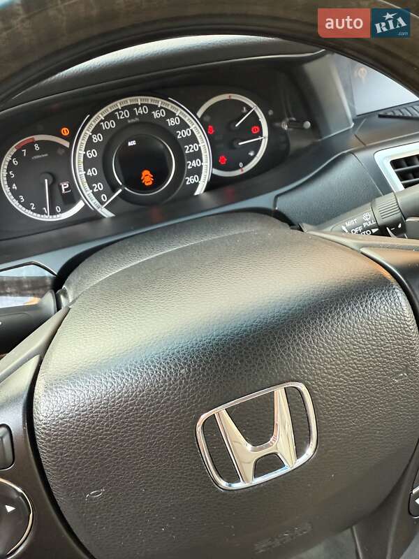Седан Honda Accord 2013 в Рівному