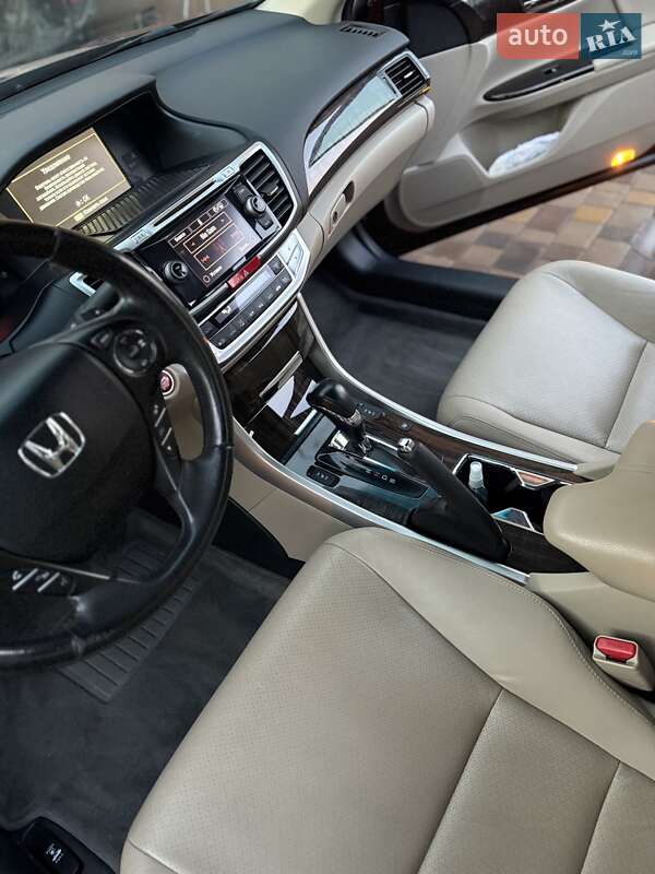 Седан Honda Accord 2013 в Рівному
