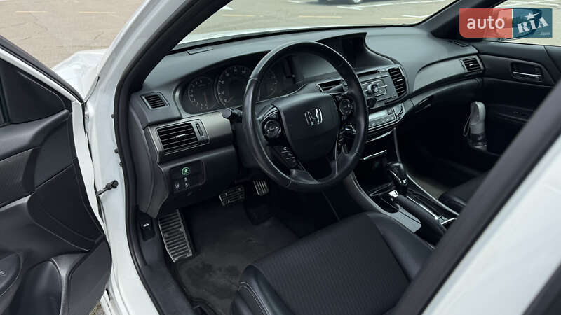 Седан Honda Accord 2016 в Киеве