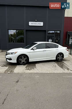 Седан Honda Accord 2016 в Киеве