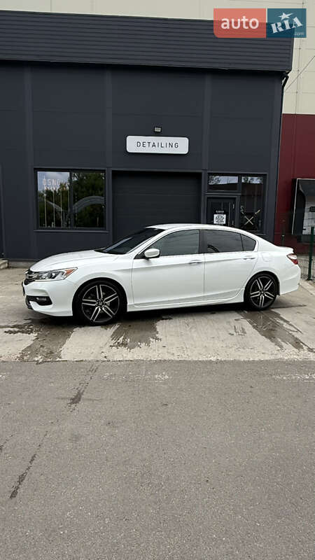 Седан Honda Accord 2016 в Киеве