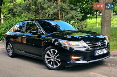Седан Honda Accord 2015 в 