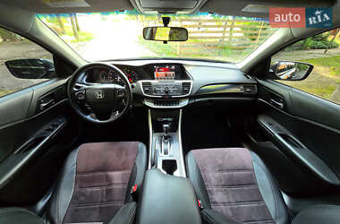 Седан Honda Accord 2015 в 
