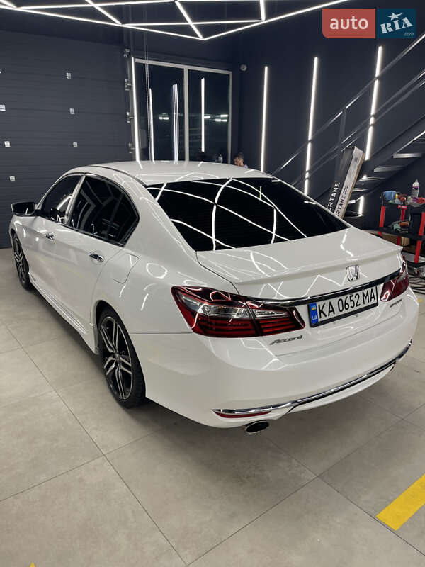 Седан Honda Accord 2016 в Киеве