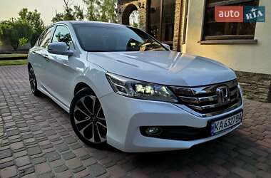 Седан Honda Accord 2015 в Ахтырке
