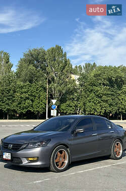 Седан Honda Accord 2013 в Запорожье