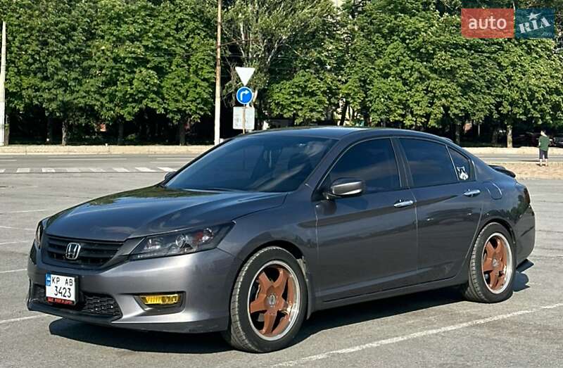 Седан Honda Accord 2013 в Запоріжжі