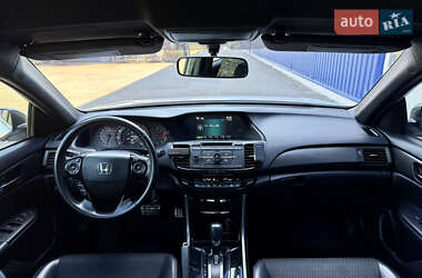 Седан Honda Accord 2016 в 