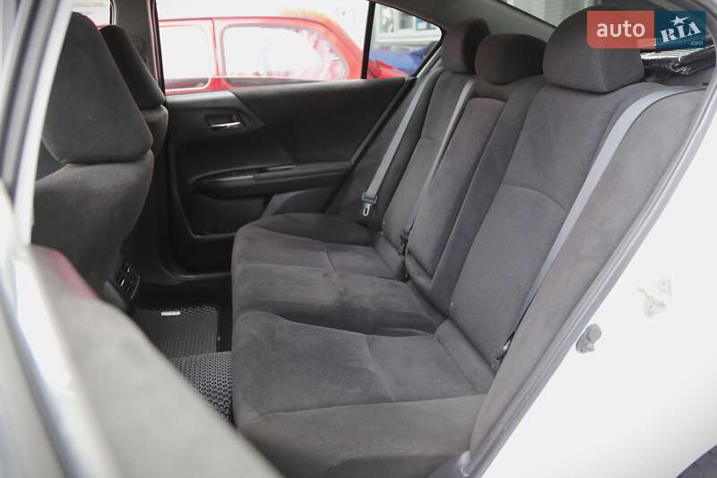 Седан Honda Accord 2013 в Києві