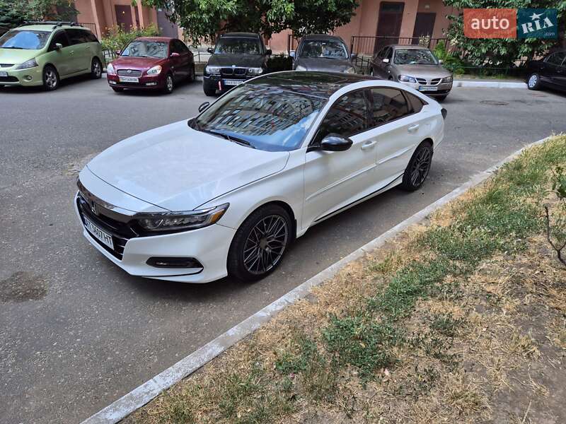 Седан Honda Accord 2018 в Одессе