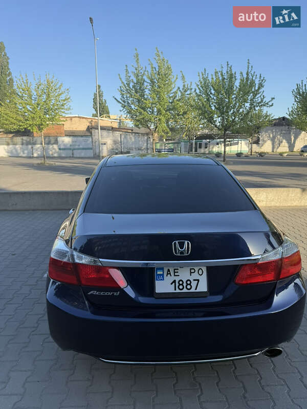 Седан Honda Accord 2015 в Днепре