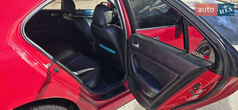 Седан Honda Accord 2004 в Киеве