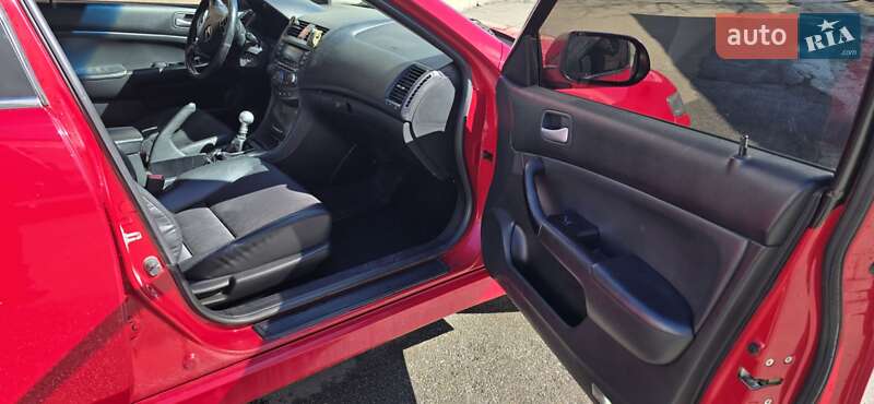 Седан Honda Accord 2004 в Киеве