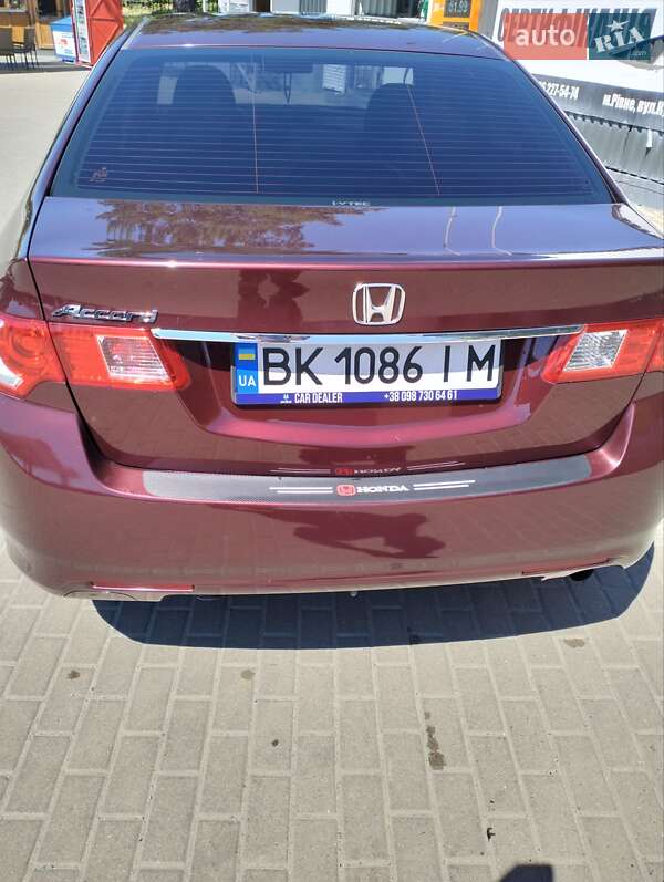 Седан Honda Accord 2010 в Ровно