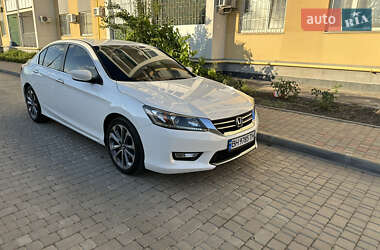 Седан Honda Accord 2014 в 