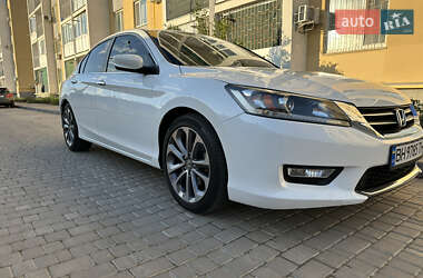 Седан Honda Accord 2014 в 