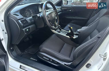 Седан Honda Accord 2014 в 