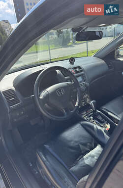 Седан Honda Accord 2004 в 