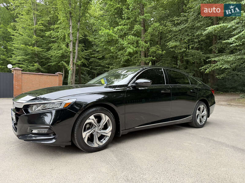 Седан Honda Accord 2018 в Львове