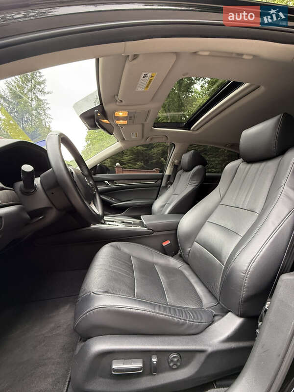 Седан Honda Accord 2018 в Львове