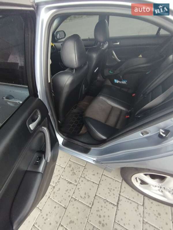 Седан Honda Accord 2004 в Черкасах