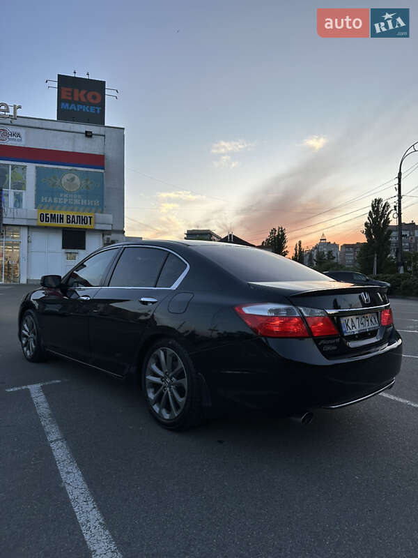 Седан Honda Accord 2015 в Києві