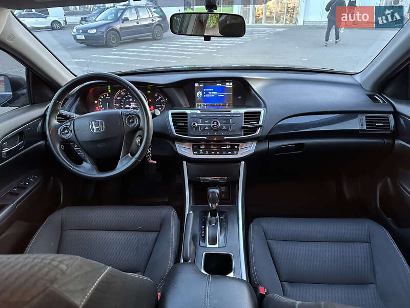 Седан Honda Accord 2015 в Києві