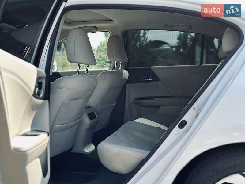 Седан Honda Accord 2015 в Кременчуге