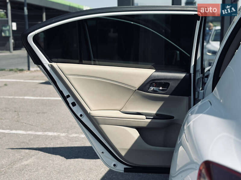 Седан Honda Accord 2015 в Кременчуге
