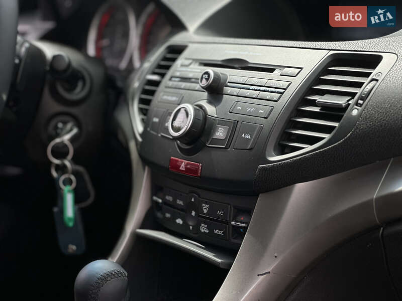 Седан Honda Accord 2010 в Львове