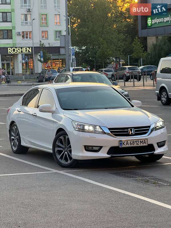 Седан Honda Accord 2013 в Киеве