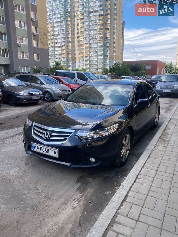 Седан Honda Accord 2011 в 