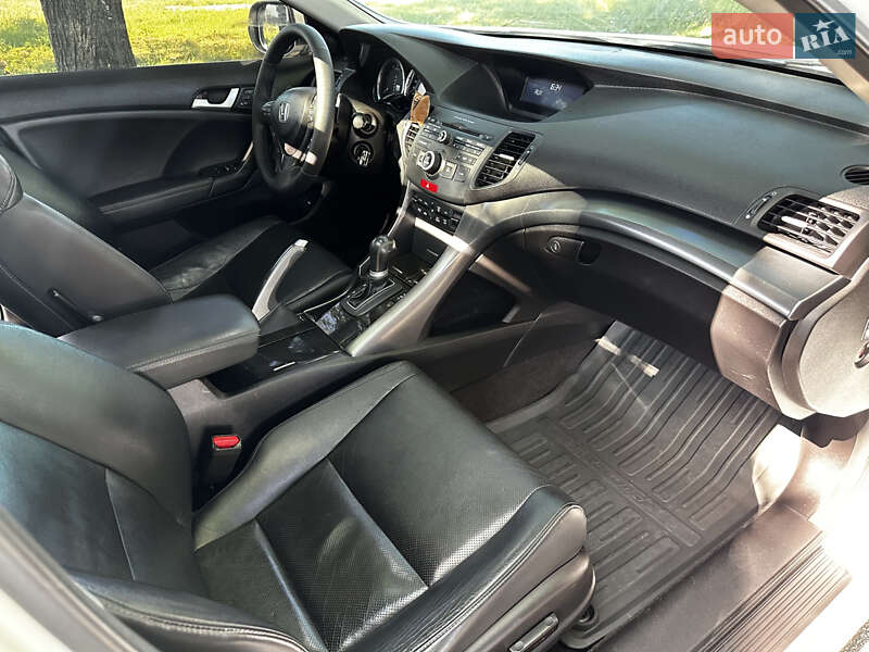 Седан Honda Accord 2012 в Кропивницком