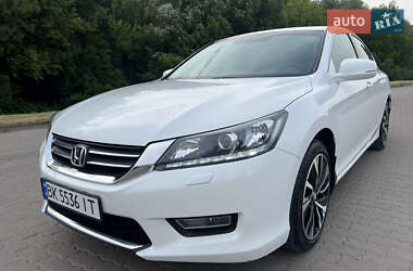 Седан Honda Accord 2013 в Бродах