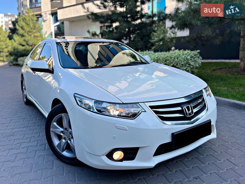 Седан Honda Accord 2012 в Киеве