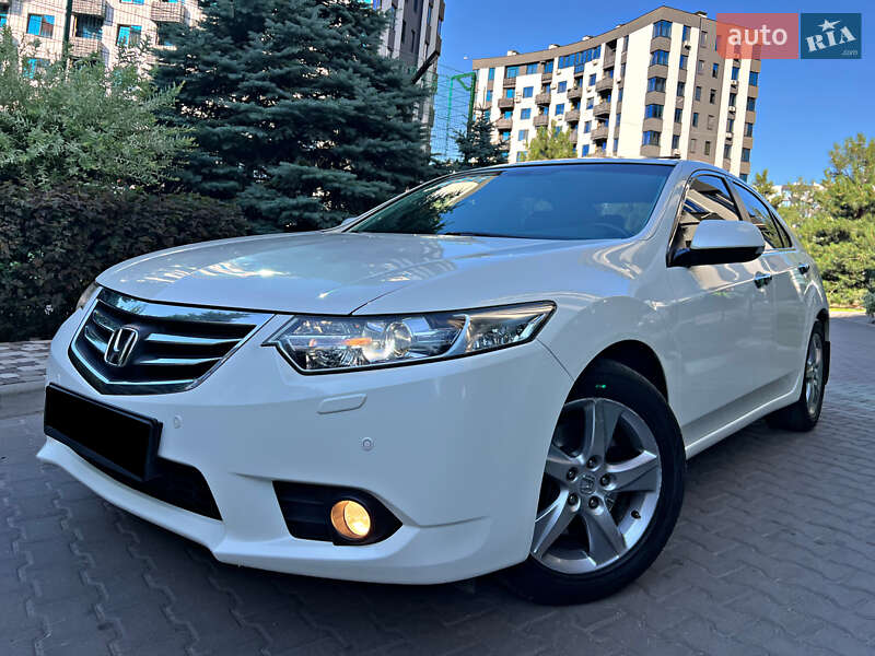 Седан Honda Accord 2012 в Киеве