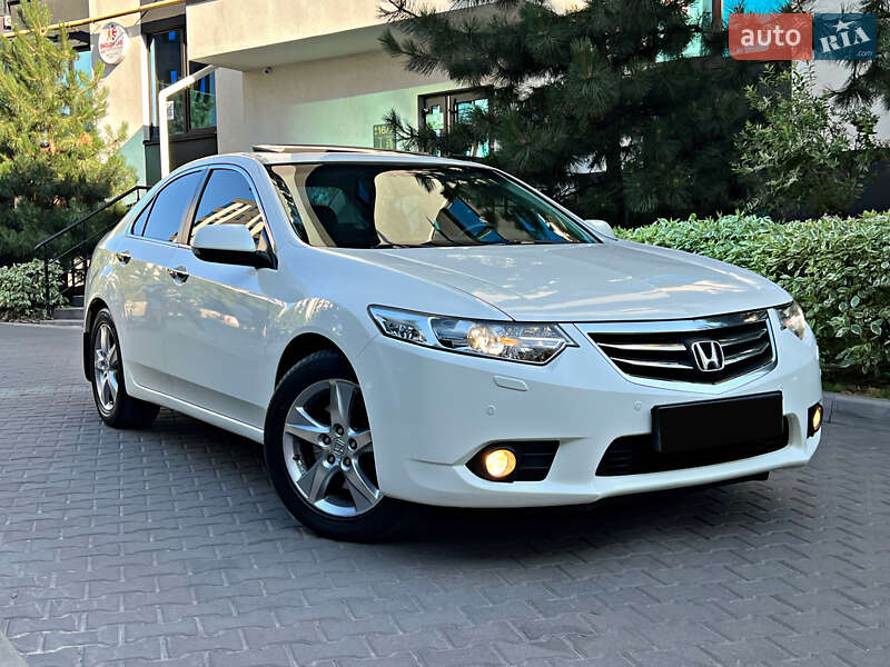 Седан Honda Accord 2012 в Киеве