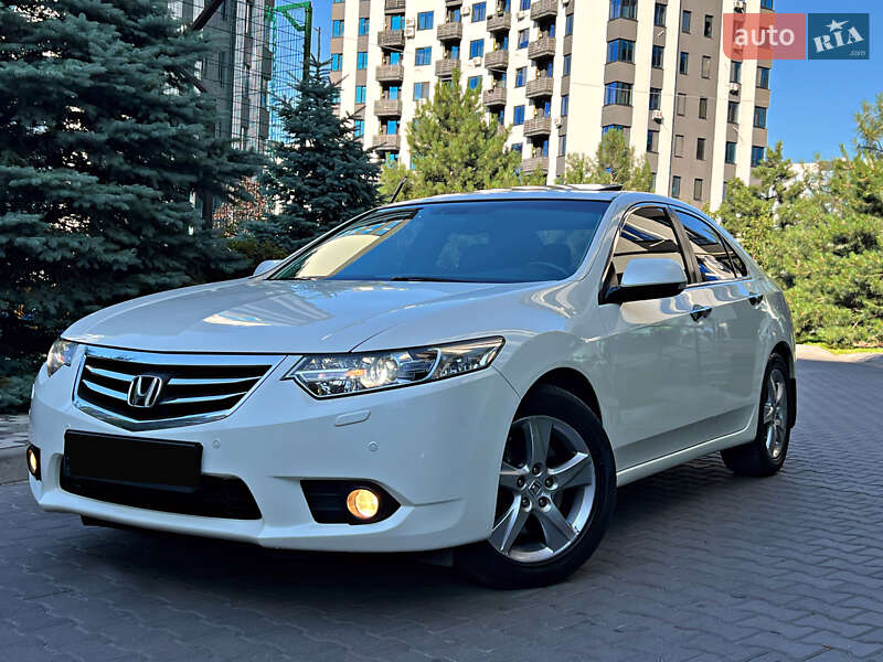 Седан Honda Accord 2012 в Киеве