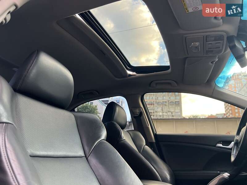 Седан Honda Accord 2012 в Киеве