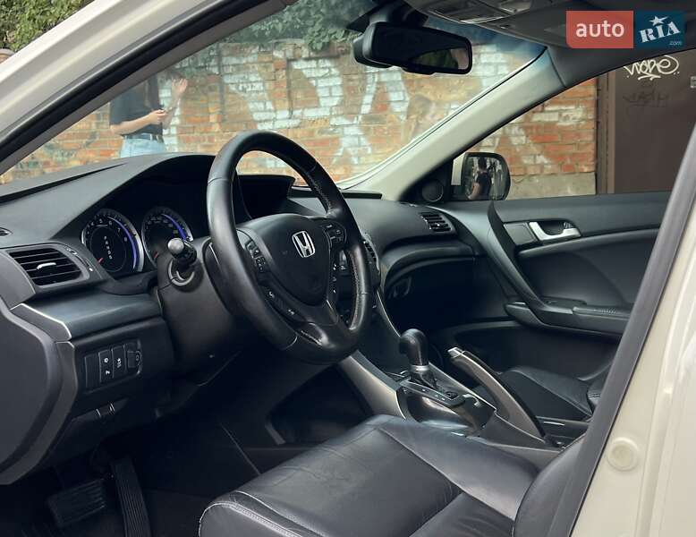 Седан Honda Accord 2012 в Киеве