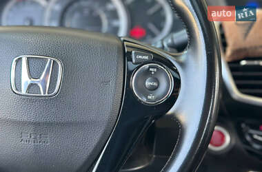 Седан Honda Accord 2015 в 