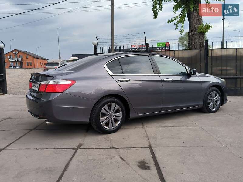 Седан Honda Accord 2014 в Киеве