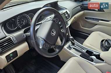Седан Honda Accord 2014 в 