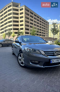 Седан Honda Accord 2013 в Києві