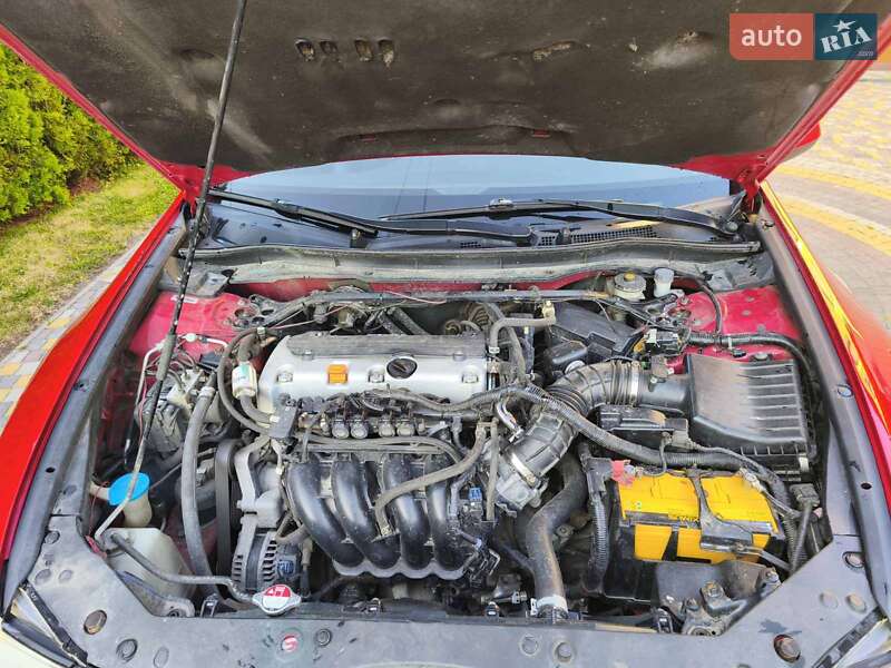 Седан Honda Accord 2010 в Стрию