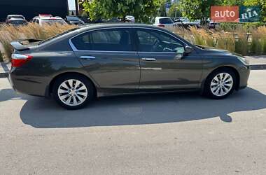 Седан Honda Accord 2013 в 